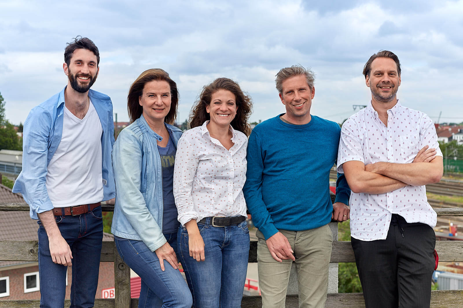 Foto des Vorstands der Freien Agentur: Leonardo Re, Ulrike Knospe, Andrea zum Felde, Tim Lee, Christian Bergmann